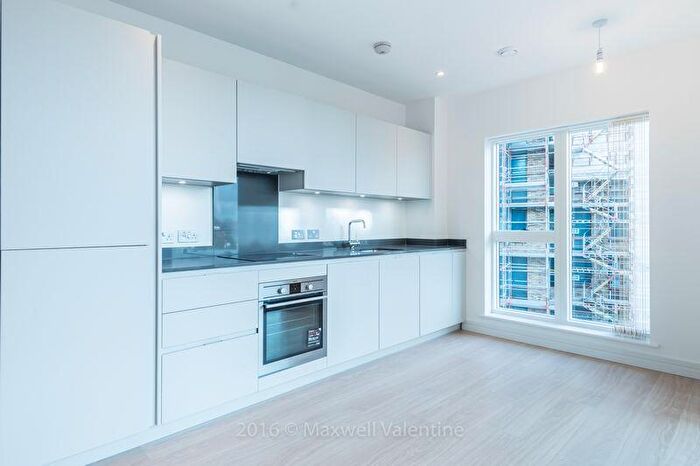 1 Bedroom Flat To Rent In Cherry Orchard Road, Croydon, CR0