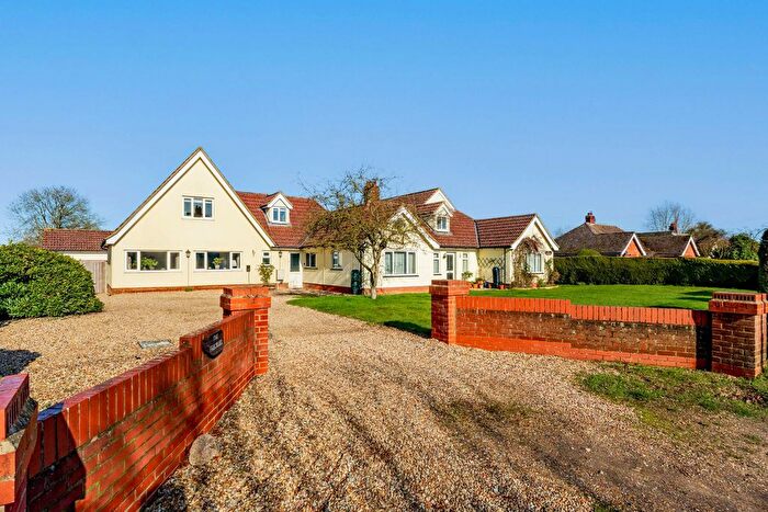 6 Bedroom Detached House For Sale In Church Road, Worlingworth, IP13