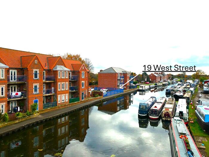 2 Bedroom Flat To Rent In West Street, Thorne, DN8