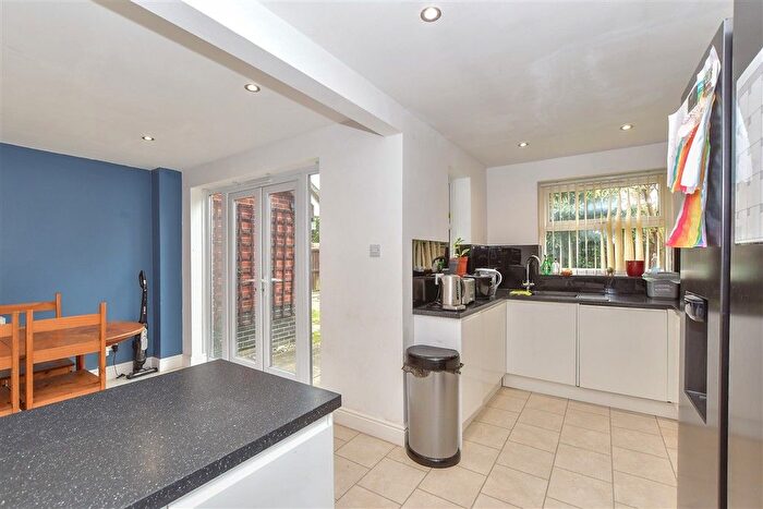 3 Bedroom Detached House For Sale In Moatfield Meadow, Kingsnorth, Ashford, Kent, TN23