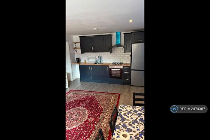 2 Bedroom Semi-Detached House To Rent In The Coach House, Dunstable, LU6