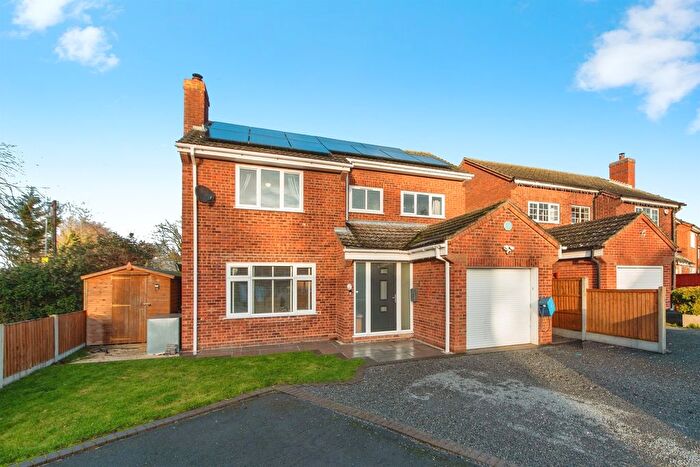 4 Bedroom Detached House For Sale In Wyatt Close, Martin, Lincoln, LN4