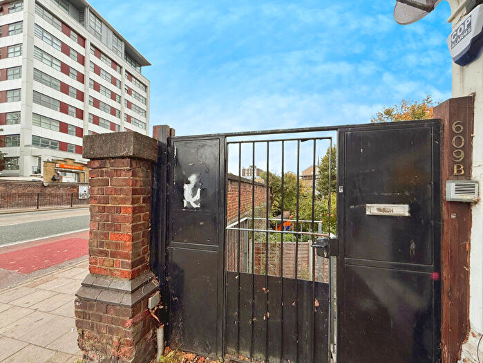 1 Bedroom Flat To Rent In Romford Road, London, E12