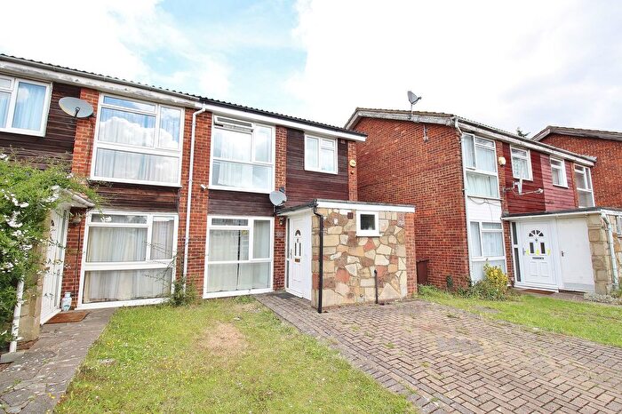 3 Bedroom Property To Rent In Spencer Road, Isleworth, TW7