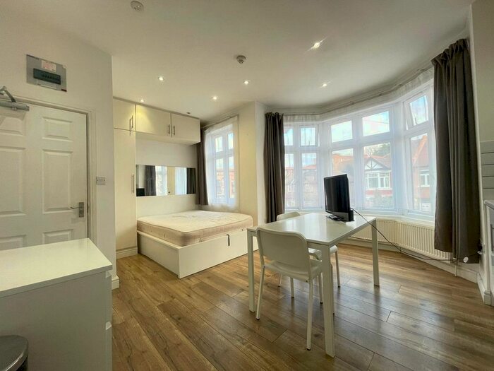 Studio To Rent In Woodlands Road, London, HA1