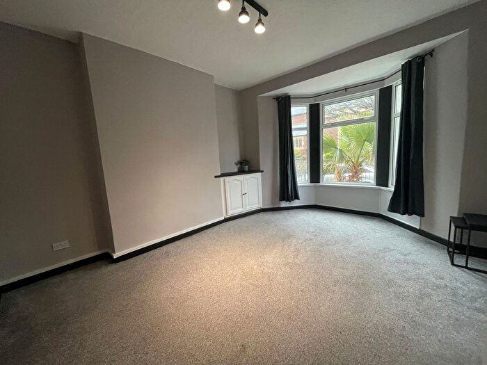 2 Bedroom Flat To Rent In Victoria Avenue, Porthcawl, CF36