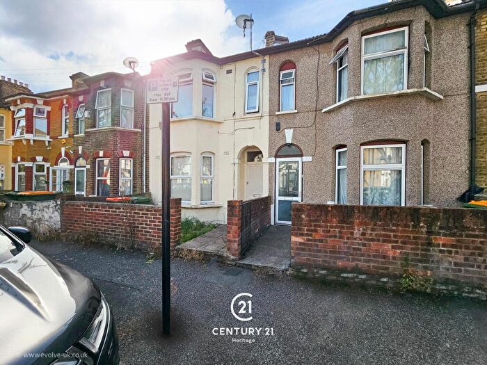 2 Bedroom Flat To Rent In Upton Park Road, Forest Gate, E7
