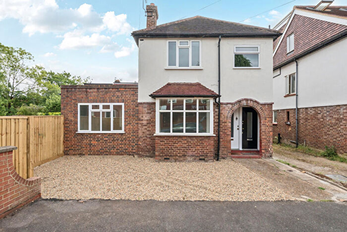 2 Bedroom Maisonette For Sale In Horace Road, Kingston Upon Thames, KT1