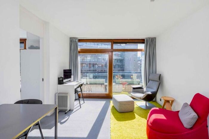 1 Bedroom Flat To Rent In Ben Johnson House, Barbican, Central London, EC2Y