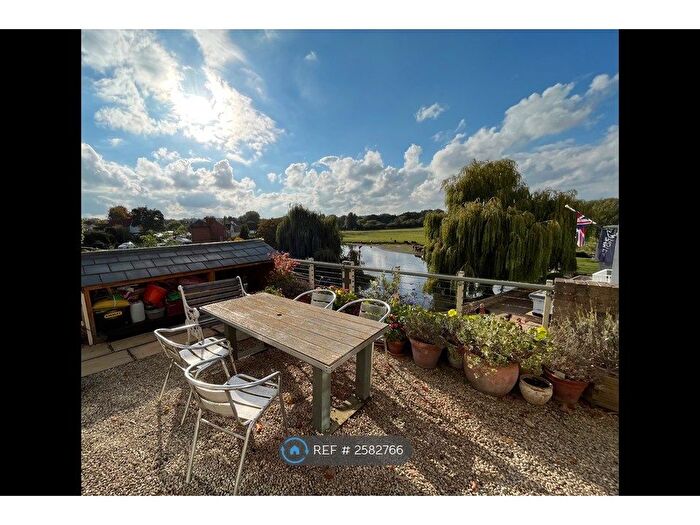 2 Bedroom Flat To Rent In Walnut Tree Lane, Sudbury, CO10