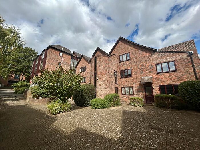 1 Bedroom Apartment To Rent In Bilberry Court, Staple Gardens Winchester, SO23