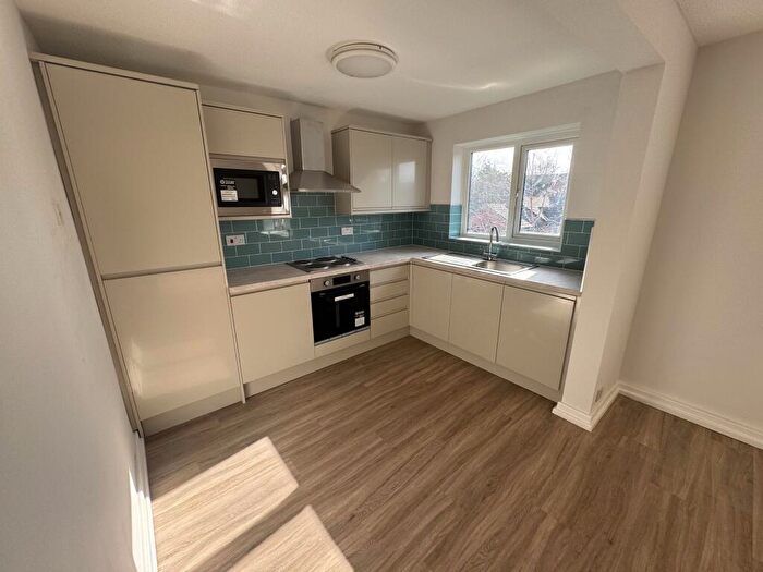 2 Bedroom Flat To Rent In Minster Court, City Centre, Liverpool, L7