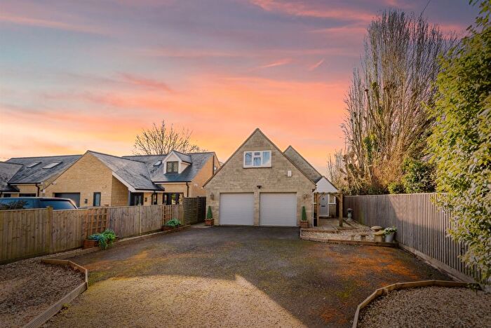 5 Bedroom Detached House For Sale In Abingdon Road, Standlake, Witney, OX29