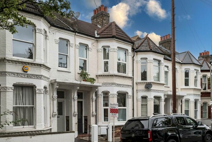 2 Bedroom Apartment To Rent In Ground Floor Flat, Mysore Road, Battersea, London, SW11