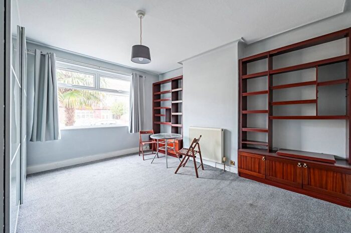 1 Bedroom Flat To Rent In Sylvan Avenue, Wood Green, London, N22