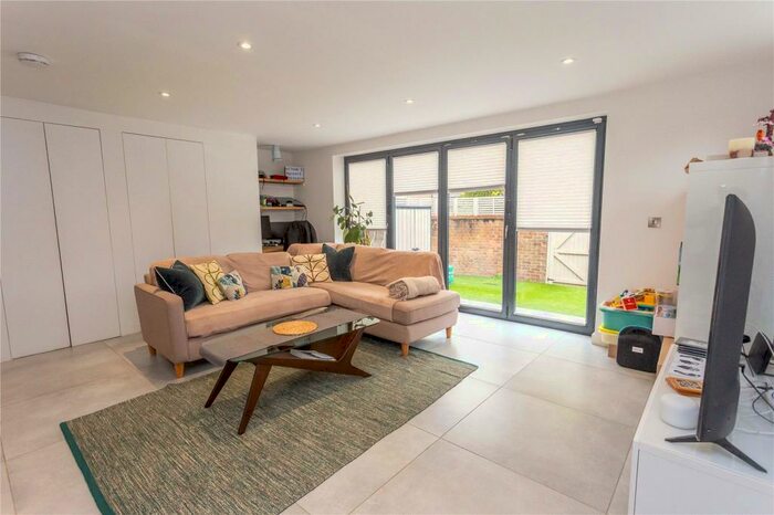 4 Bedroom End Of Terrace House To Rent In Fishermans Drive, Canada Water, SE16