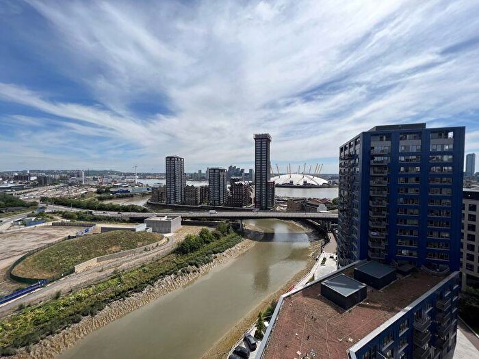2 Bedroom Flat To Rent In Botanic Square, London City Island, E14