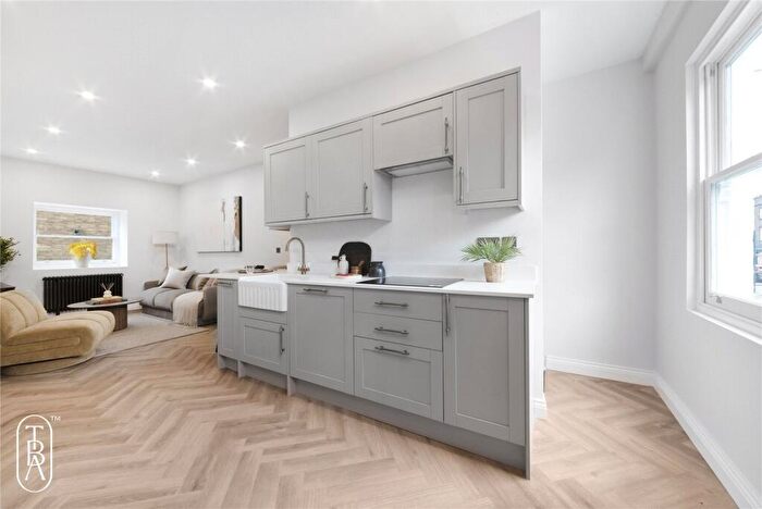 2 Bedroom Apartment For Sale In Essex Road, London, N1