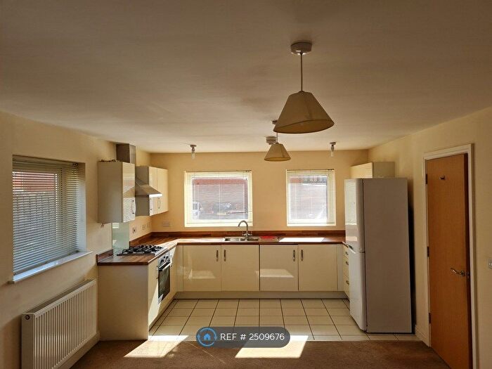 1 Bedroom Flat To Rent In Blake Street, Aylesbury, HP19