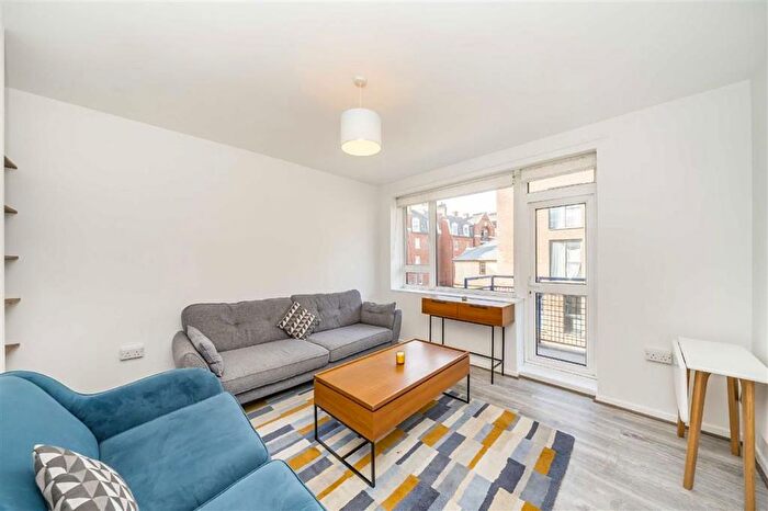 2 Bedroom Flat For Sale In Lancaster Street, London Bridge, SE1
