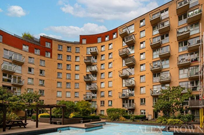 2 Bedroom Apartment To Rent In Carronade Court, Eden Grove, Holloway, N7