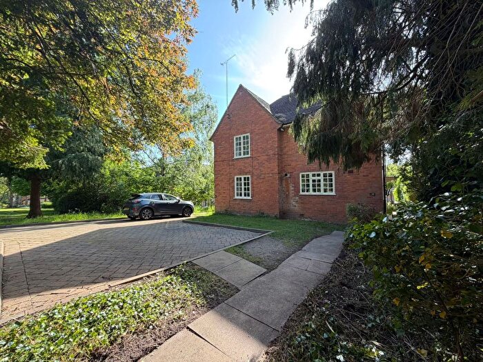 2 Bedroom Maisonette To Rent In Oak Tree Lane, Bournville, Birmingham, West Midlands, B30
