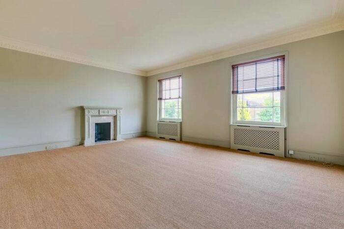 3 Bedroom Flat To Rent In Warwick Avenue, London, W9