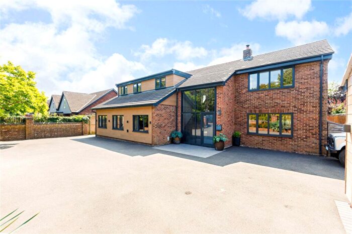 6 Bedroom Detached House For Sale In Brackley, Northamptonshire, NN13