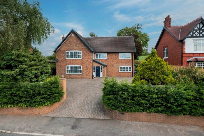 4 Bedroom Detached House For Sale In Chester Road, Alpraham, CW6
