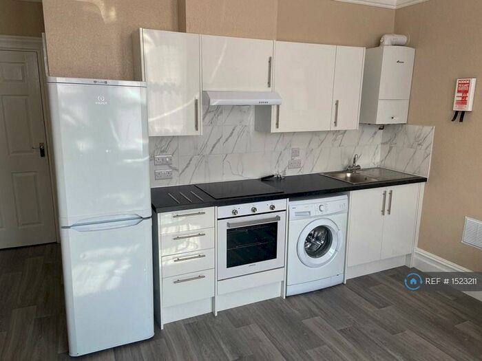 4 Bedroom Flat To Rent In Manor Park, Bristol, BS6