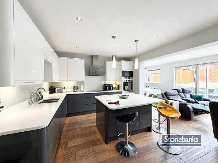 5 Bedroom Property For Sale In Shaftesbury Avenue, Southall, UB2