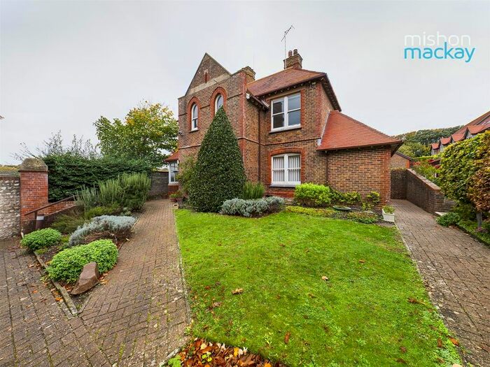 2 Bedroom Flat To Rent In Falmer Road, Rottingdean, BN2