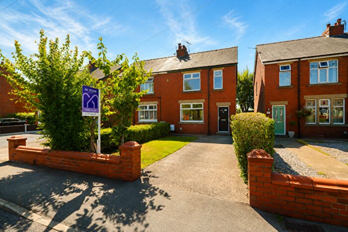 3 Bedroom Semi Detached House For Sale In Kirkham Road, Freckleton, Preston, Lancashire, PR4