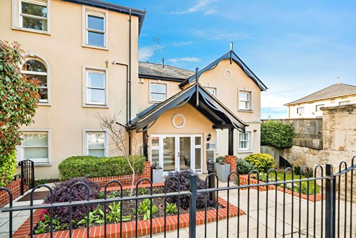 3 Bedroom Apartment To Rent In River Road, Taplow, Maidenhead, SL6