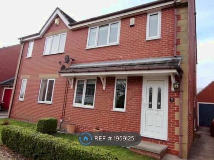 3 Bedroom Semi-Detached House To Rent In Laurence Court, Woodlesford, Leeds, LS26