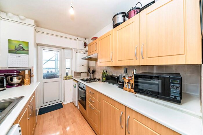 1 Bedroom Flat For Sale In Denmark Hill Estate, Camberwell, SE5