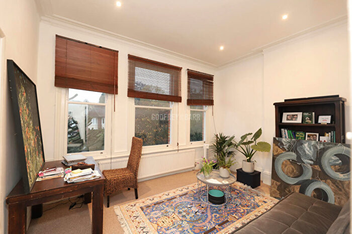 1 Bedroom Apartment To Rent In Causton Road, Highgate, N6