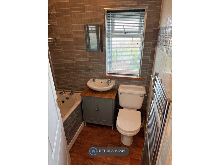 3 Bedroom Terraced House To Rent In Greenside Estate, Mirfield, WF14