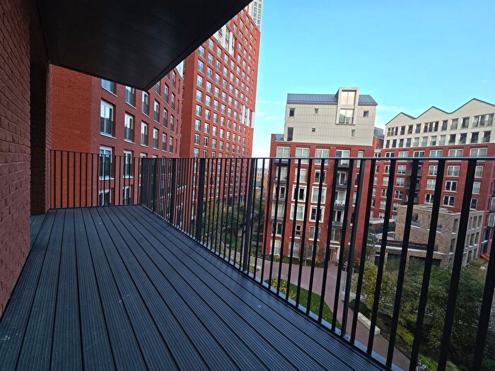 2 Bedroom Flat To Rent In Exchange Gardens, Vauxhall, SW8