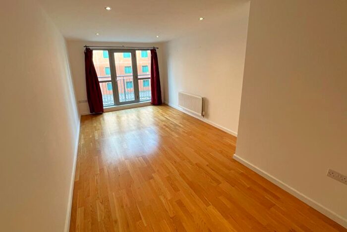 1 Bedroom Flat To Rent In Woking, Surrey, GU21
