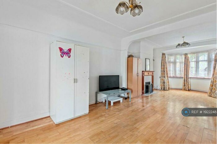 3 Bedroom Semi-Detached House To Rent In Clifton Avenue, Stanmore, HA7