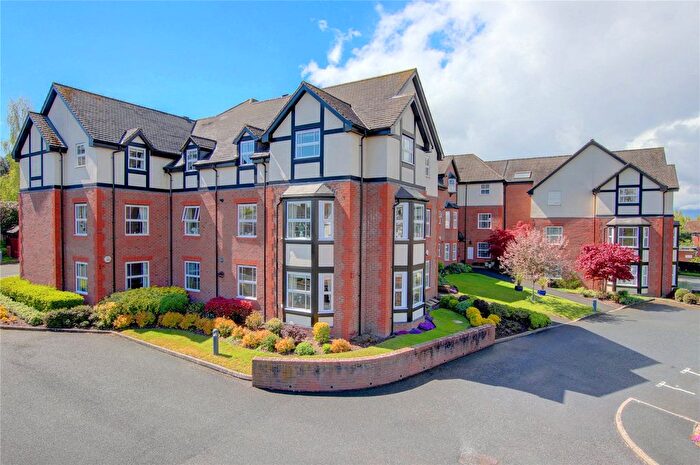 2 Bedroom Flat For Sale In Lyttelton Court, Droitwich, Worcestershire, WR9