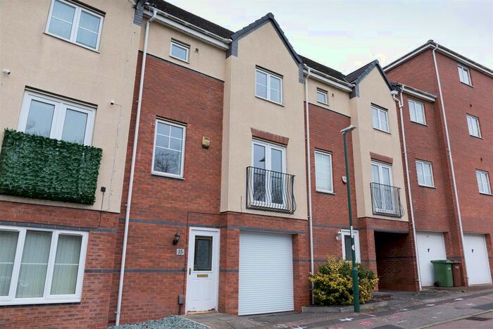 3 Bedroom Town House To Rent In Plantin Road, Sherwood, Nottingham, NG5