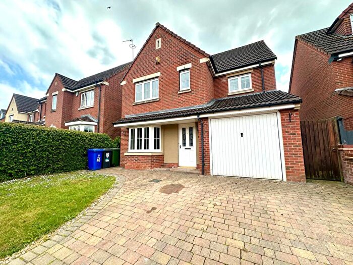 3 Bedroom House To Rent In The Spinney, Northampton, NN4