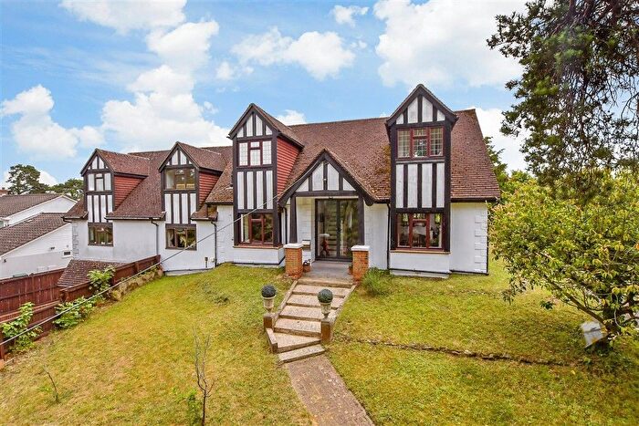 5 Bedroom Detached House For Sale In London Road, Ditton, Aylesford, Kent, ME20