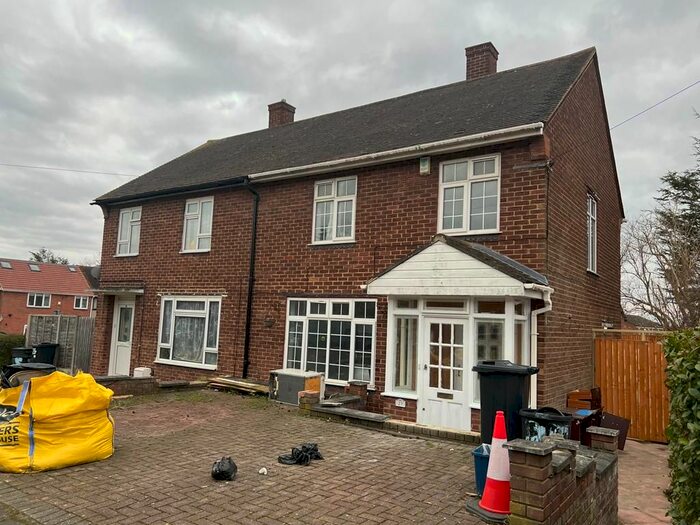 3 Bedroom Semi-Detached House To Rent In Agister Road, Chigwell, IG7