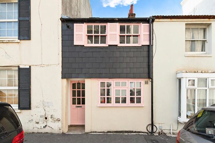 3 Bedroom Terraced House For Sale In Sillwood Street, Brighton, BN1