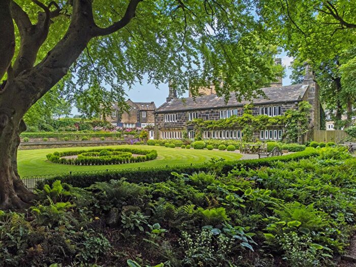 6 Bedroom Detached House For Sale In The Grange And Coach House, Cliffe Hill Lane, Warley, HX2