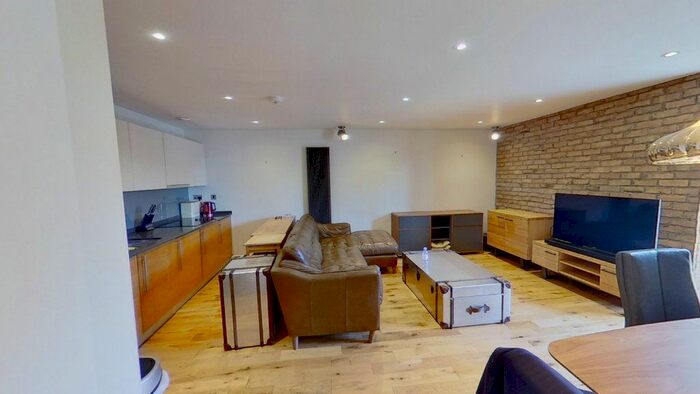 2 Bedroom Flat To Rent In Bermondsey Square, London, SE1