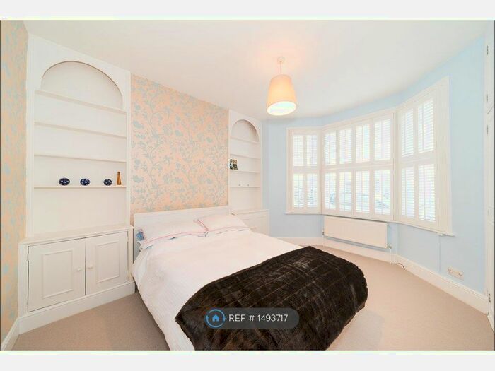 4 Bedroom Flat To Rent In Fulham, London, SW6